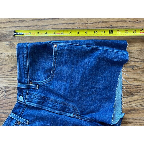 Vintage Levis 501 Blue Denim Cut Off Raw Hem Summer Shorts  Women's Size 28 - Picture 9 of 10